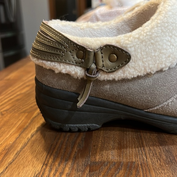 Women’s Eddie Bauer clogs - Picture 6 of 7